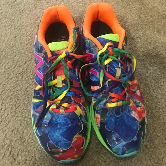 multicolor tennis shoes